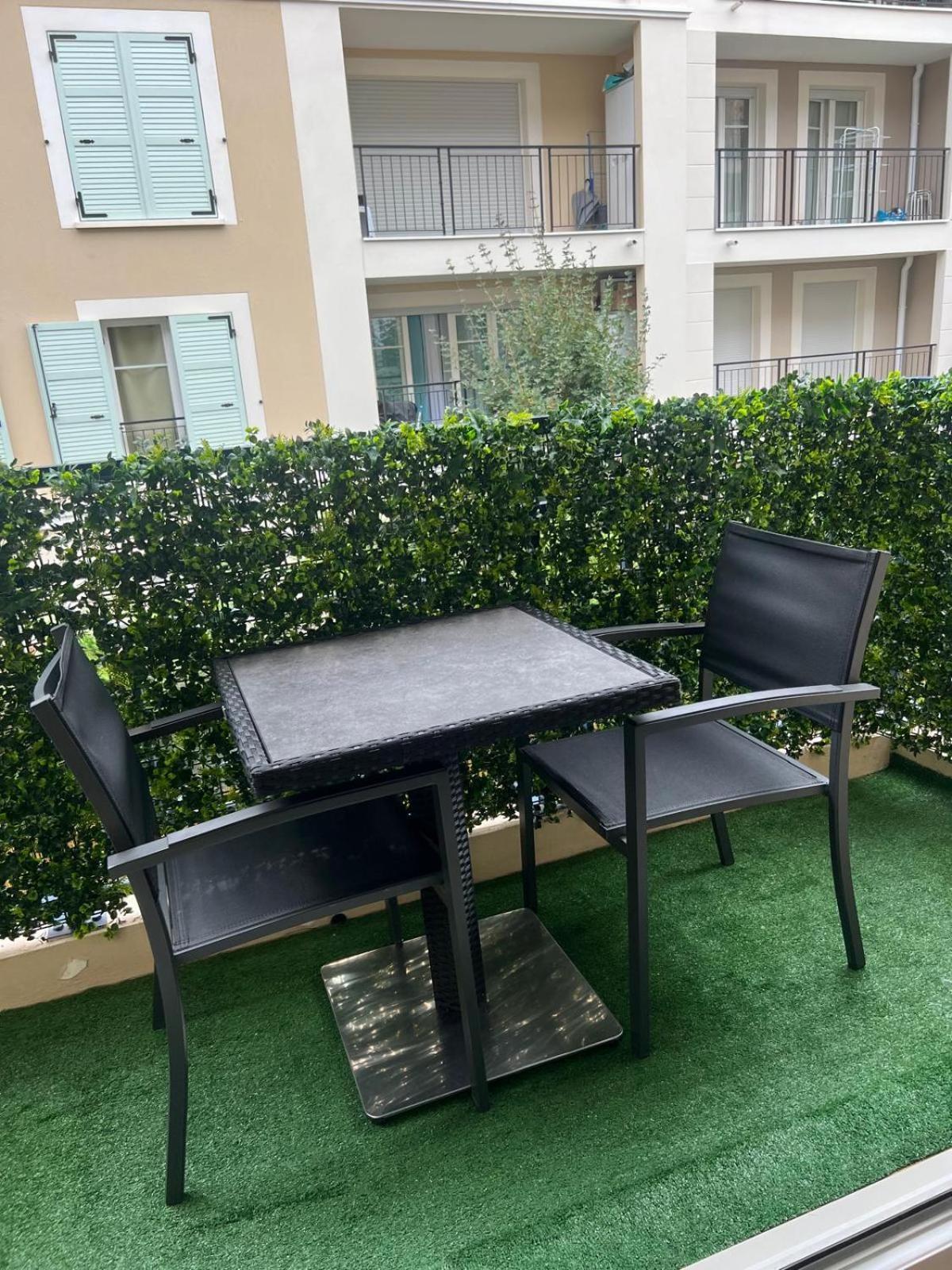 Champion Suites Sarcelles Luaran gambar