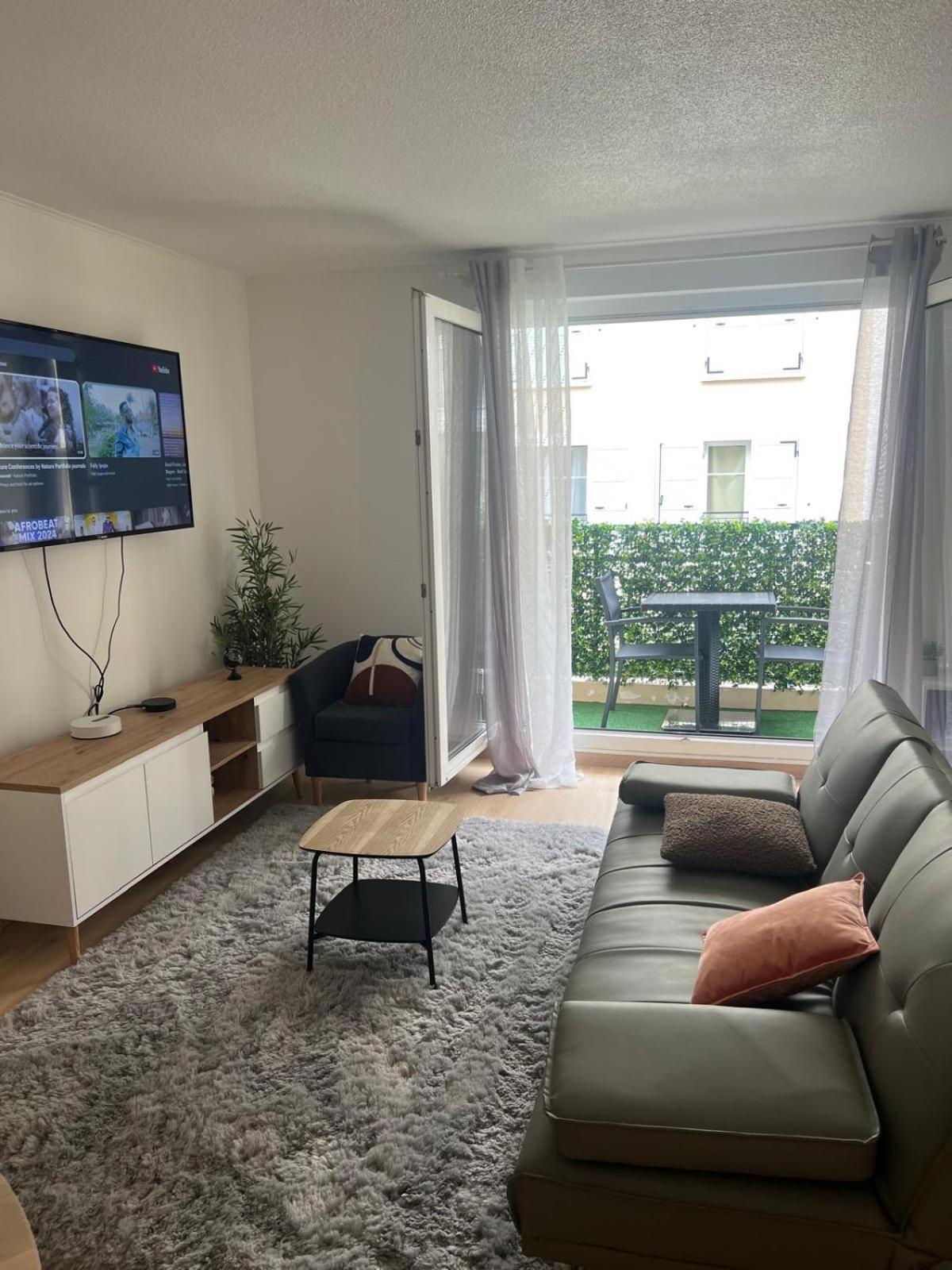 Champion Suites Sarcelles Bilik gambar